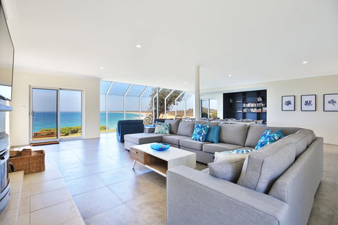 Neptune  Absolute Beachfront - Accommodation in Brisbane 0