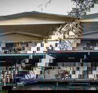 Page Drive Blanchetown  -River Shack Rentals - Accommodation in Brisbane