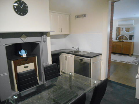 Ti Tree Cottage - Accommodation in Brisbane 2