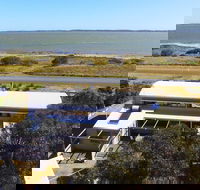 Coorong Aurora - Breathtaking Waterfront Escape - Accommodation in Brisbane