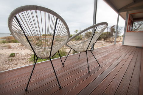 Coorong Aurora - Breathtaking Waterfront Escape - Accommodation in Brisbane 2