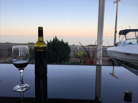 Deckadence Seafront - Accommodation in Brisbane 2