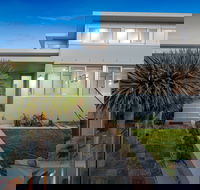 Elanora - Accommodation in Brisbane