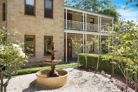 Le Chateau - Accommodation in Brisbane 0