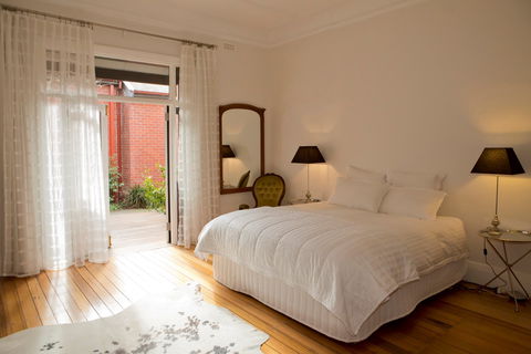 Mollisons - Accommodation in Brisbane 1