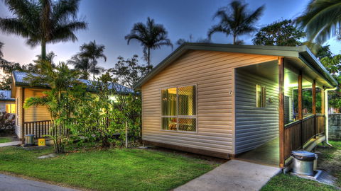 Queens Beach Tourist Village - Accommodation in Brisbane 2