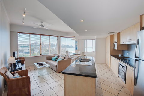 Rolling Surf Resort - Accommodation in Brisbane 2