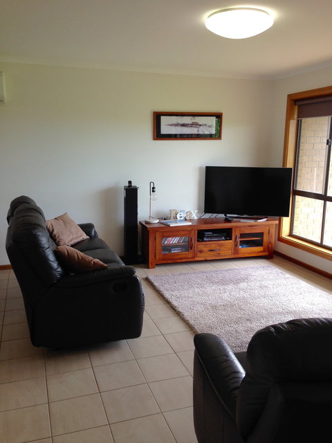 Springs Beach House - Accommodation in Brisbane 0