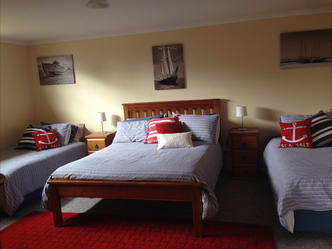Springs Beach House - Accommodation in Brisbane 1