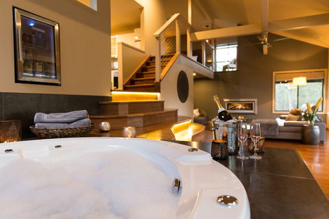 The Edge Villa - Hunter Valley Luxury Escape - Accommodation in Brisbane 0