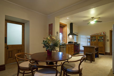 The Coffee Palace - Accommodation in Brisbane 1