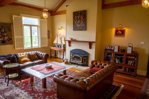 Tizzana Winery Bed And Breakfast - Accommodation in Brisbane 1