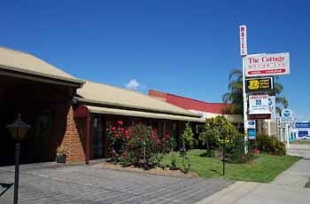 Cottage Motor Inn - Accommodation in Brisbane 1