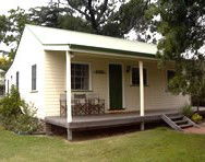Creekside Cottages - Accommodation in Brisbane 3