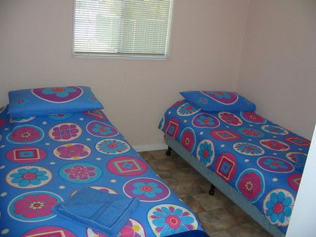 JJ's Holiday Cottages - Mitchell Street - Accommodation in Brisbane 0