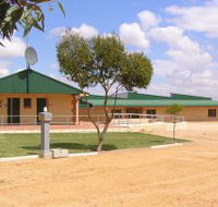 Tressie's Museum and Caravan Park - Accommodation in Brisbane