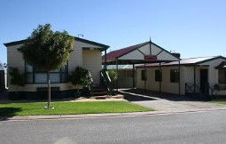 Outback Villas - Accommodation in Brisbane 0
