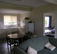 Lilacs Waterfront Villas and Cottages - Accommodation in Brisbane