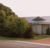 Acacia Grove Holiday House - Accommodation in Brisbane