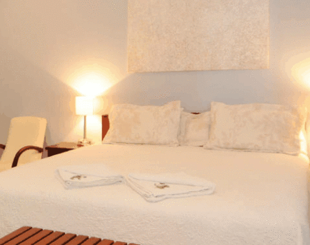 Cairnhill Homestead - Accommodation in Brisbane