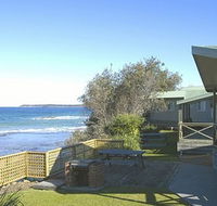 Berrara Beach Holiday Chalets - Accommodation in Brisbane