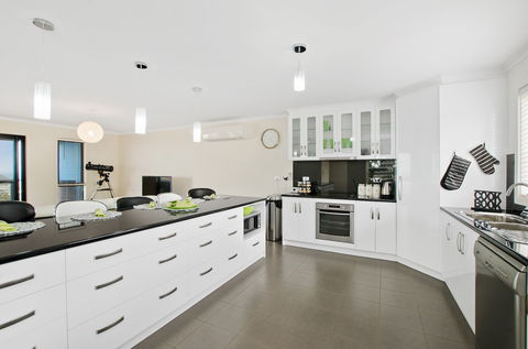 15 Millard Court - Accommodation in Brisbane 2