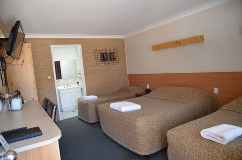 Alexander Motor Inn Moree - Accommodation in Brisbane 0