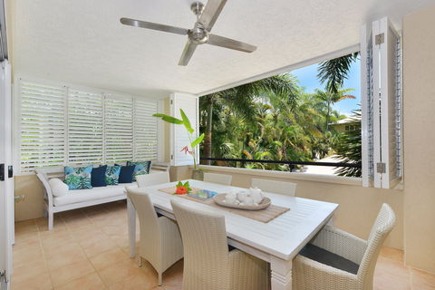 Cayman Villas Port Douglas - Accommodation in Brisbane 2