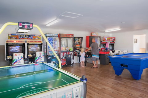Dicky Beach Family Holiday Park - Accommodation in Brisbane 1