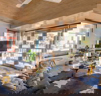 dlux  escape  Lorne - Accommodation in Brisbane