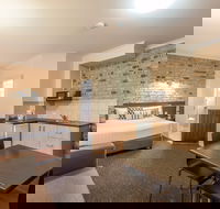 Highlander Motor Inn and Apartments - Accommodation in Brisbane