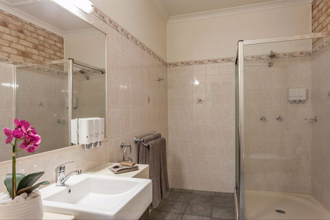 Highlander Motor Inn And Apartments - Accommodation in Brisbane 1