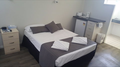 Queens Beach Hotel - Accommodation in Brisbane 1
