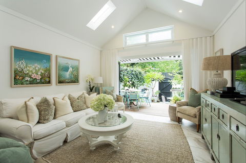 Stylish Interiors In The Bay - Accommodation in Brisbane 0