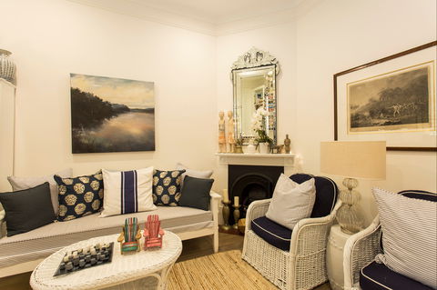 Stylish Interiors In The Bay - Accommodation in Brisbane 1