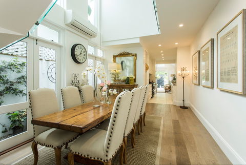 Stylish Interiors In The Bay - Accommodation in Brisbane 2