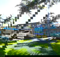 Surfside Holiday Apartments - Accommodation in Brisbane