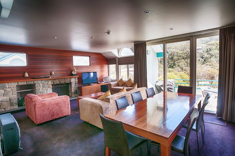 Aspect 2a - Accommodation in Brisbane 0