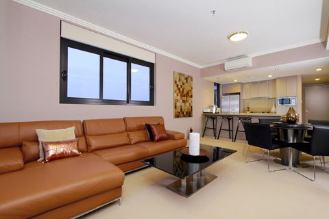 Australia Towers - Accommodation in Brisbane 1