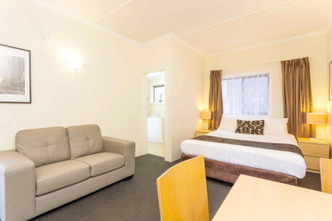 Club Motel And Apartments - Accommodation in Brisbane 2