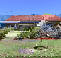 Driftwood at Blacksmiths - Accommodation in Brisbane