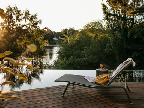 Lake House - Accommodation in Brisbane 1