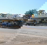 Lyndhurst Hotel Roadhouse Motel  Caravan Park - Accommodation in Brisbane