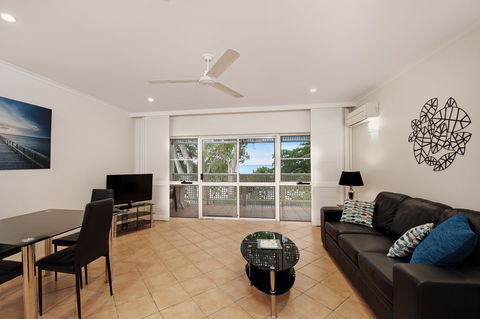 Marlin Waters Beachfront Apartments - Accommodation in Brisbane 1