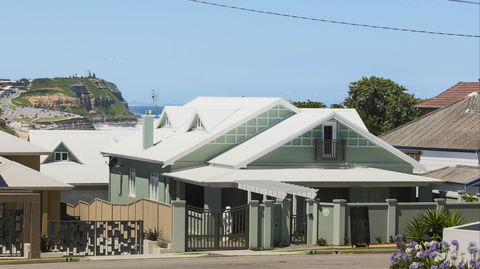Merewether Beach House B And B - Accommodation in Brisbane 0