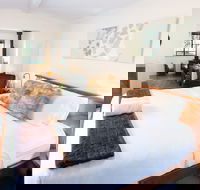 Mystwood Retreats - Accommodation in Brisbane