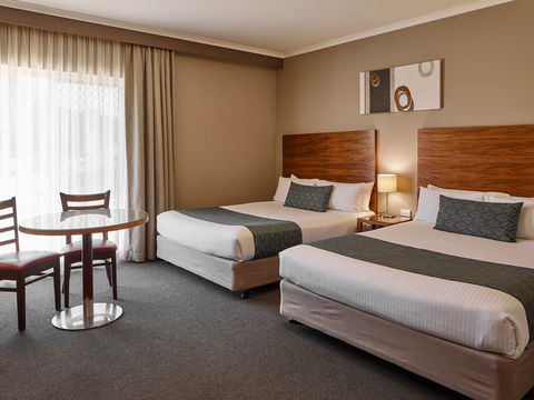 Quality Hotel Dickson - Accommodation in Brisbane 1