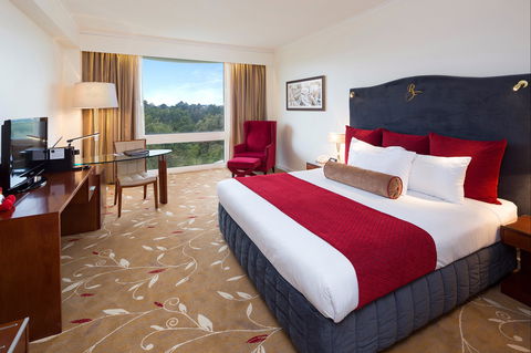 Royal On The Park Hotel And Suites - Accommodation in Brisbane 1