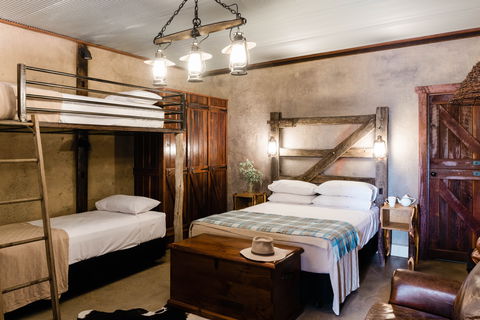 Saltbush Retreat - Accommodation in Brisbane 2