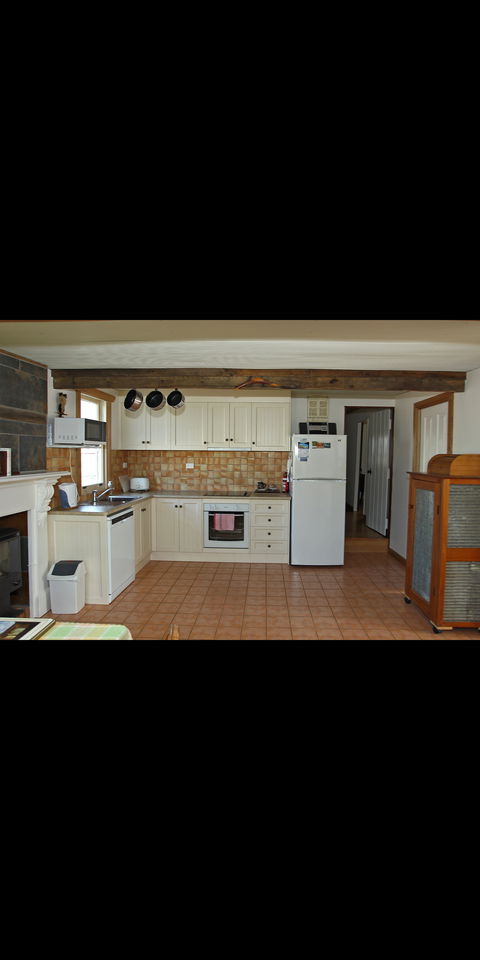 Stable Cottage - Accommodation in Brisbane 2